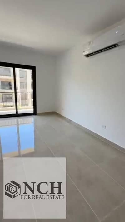 شقة للإيجار في كمبوند فيفث سكوير المراسم – القاهرة الجديدة  فرصة مميزة للإيجار داخل كمبوند فيفث سكوير المراسم، أحد أرقى المشروعات السكنية في القاهرة ا
