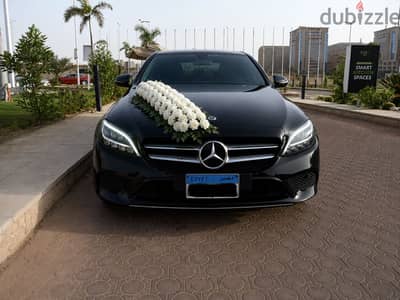 سياره مرسيدس للايجار اليومى او الزفاف بالسواق و يوجد جميع الموديلات