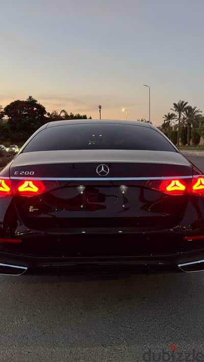 Mercedes-Benz E200 2025