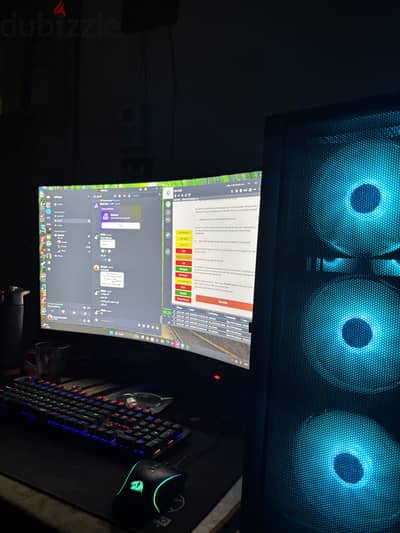 Pc بحاله ممتازه معدتش عليه سنه