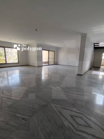 منزل عائلي للبيع في Palm Parks من Palm Hills، بنتهاوس دوبلكس بالدورين الأول والثاني، يتميز بأفضل موقع داخل الكمبوند.