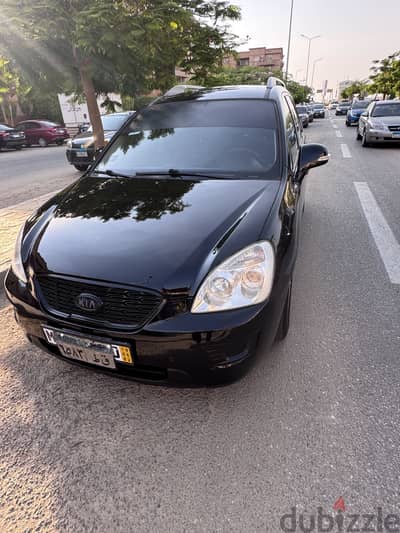 كيا كارينز 2012