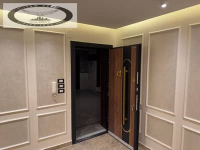Apartment for sale in Rawdat Al-Azhar Compound, First Settlement (near Al-Rehab Gate 1 and Maxim Mall) Garden view Ultra-super-lux finish