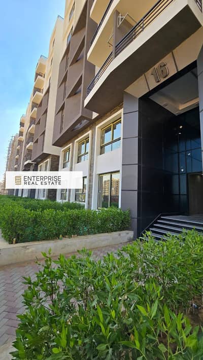 A fully finished 3-bedrooms apartment, ready for immediate delivery and move-in, located in R7, next to the Russian University in the New Capital.