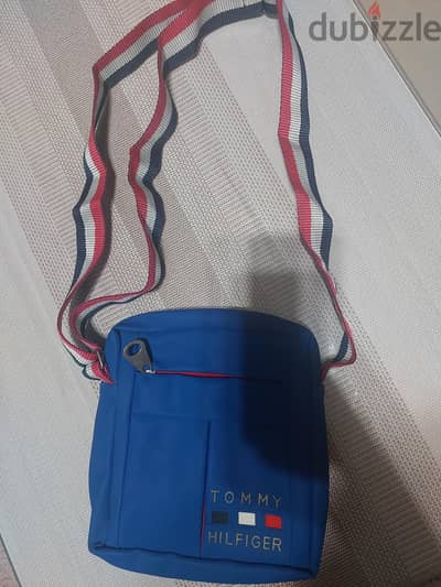 Tommy cross bag