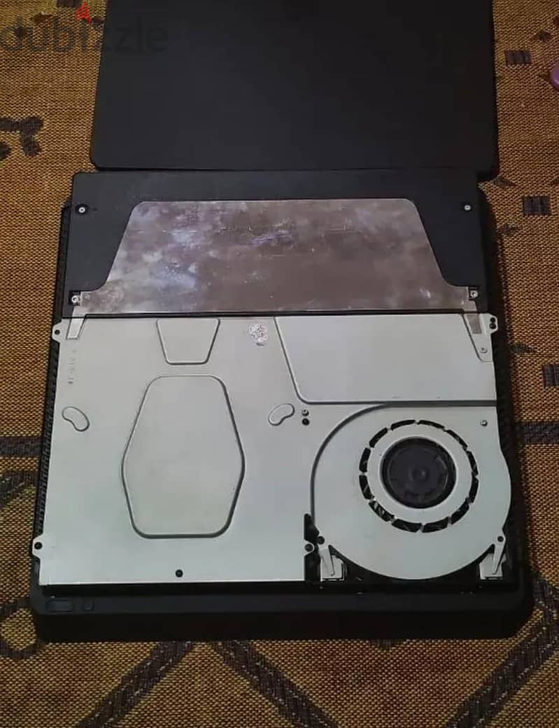PS4 slim used like new 3