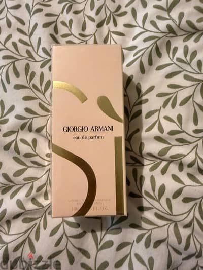 GIORGIO ARMANI, SÌ