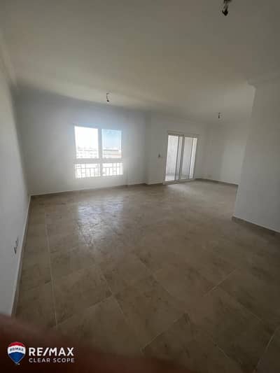شقة للبيع في مدينتي B12 | 160م² | 3 غرف | فيو مجرى السيل وأول سيزون | تشطيب شركة
