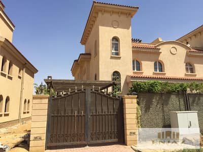 فيلا للايجار في مدينتي بالتكييفات نموذج H  بسعر مميز جدا باكبر مساحه الاراضى واميز لوكيشن بالقرب من فندق الفور سيزون
