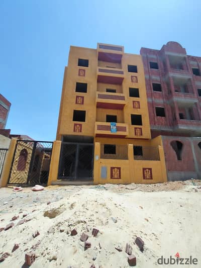 بيت كامل بموقع مميز للبيع في الحي السادس مجاورة 2 بمدينة بدر