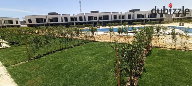 شاليه  استلام اقل من سنه للبيع علي  فيو علي البحر مباشر وعلي الاجون  ومتشطب بالكامل بمقدم 10 % وقسط علي 8 سنين