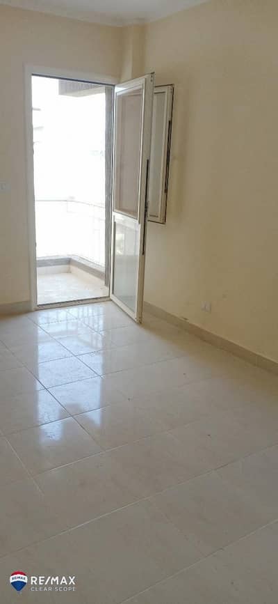 Apartment for Sale in Madinaty B10 | 116 sqm | 3 Bedrooms | Overlooking The Spine & Parking | Company Finish