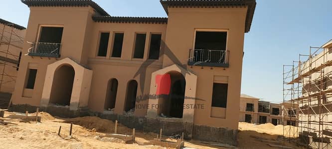 Rtm Twin House 270 sqm for Sale in Village West