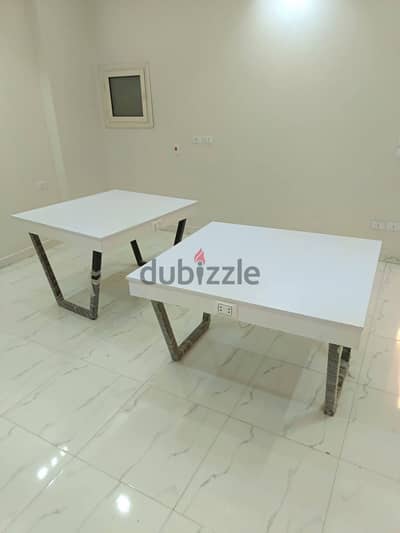 طاولة اجتماعات