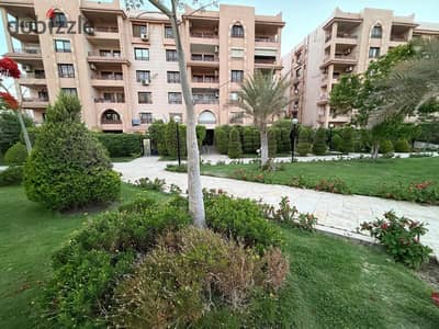 امتلك شقتك استلام فوري من المالك مباشرة شقه ارضي بجاردن مساحه 131 متر + 40 متر جاردن بسعر خيالي في قلب المرحله الخامسه الجديده