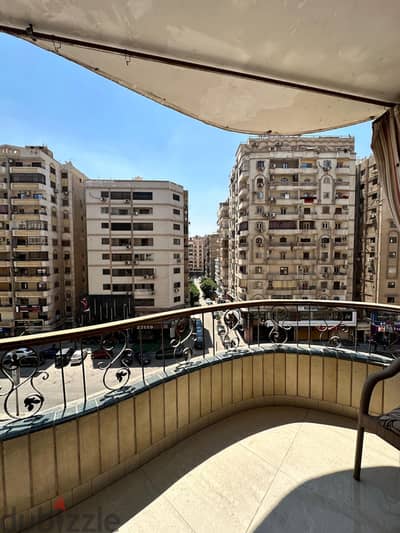 شقة اول مالك  ١٧٥ متر ٣ غرف   اتنين تواليت  غاز