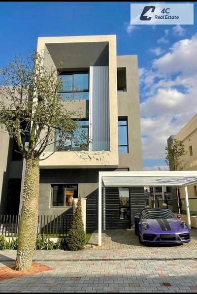Standalone villa at below market price in a prime location, directly on the lake, in SA’ADA Compound.