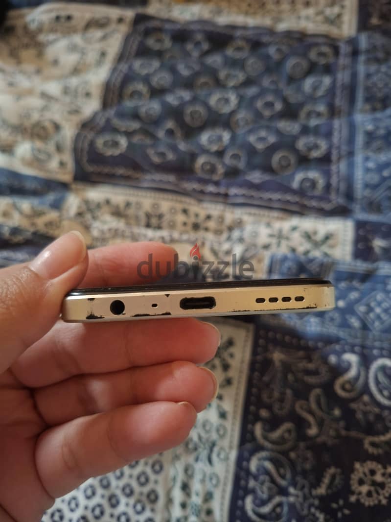 Realme 11 4