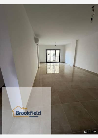 شقه للايجار بالتكييفات فى كمبوند فيفث سكوير المراسم بالقرب من شارع التسعين ومحور بن زايد Apartment for Rent in Fifth Square Al Marasem