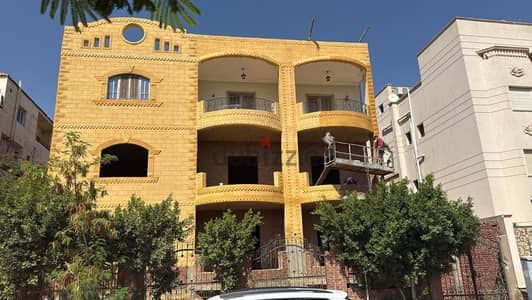 فيلا بارقي في التجمع الخامس للبيع  ٥٨٥ متر