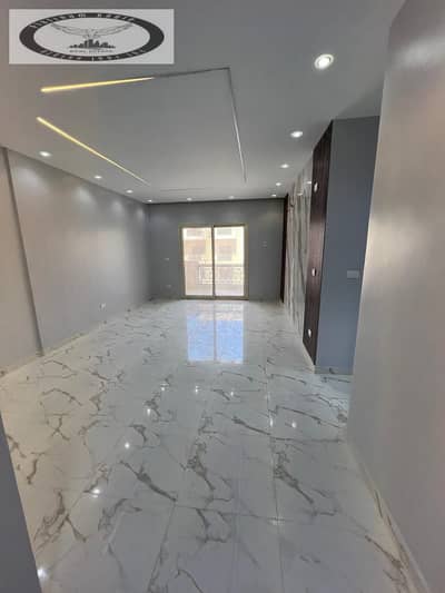 Apartment for rent in the Fifth Settlement, Paradise Compound (near the American University). First-time occupancy (brand new). Ultra-super-lux finish
