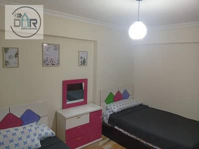 شقه فندقيه 3 غرف مفروشه للايجار فى كمبوند بالشيخ زايد بجوار مول المعز وابراج زيد وكل الخدمات