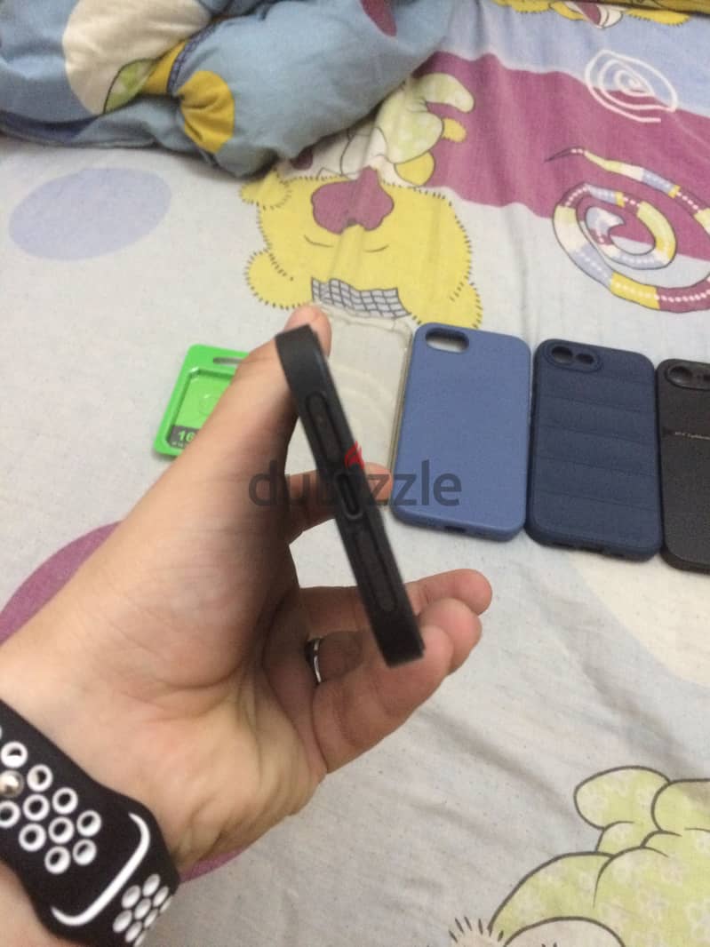 Apple - iPhone 16e 2