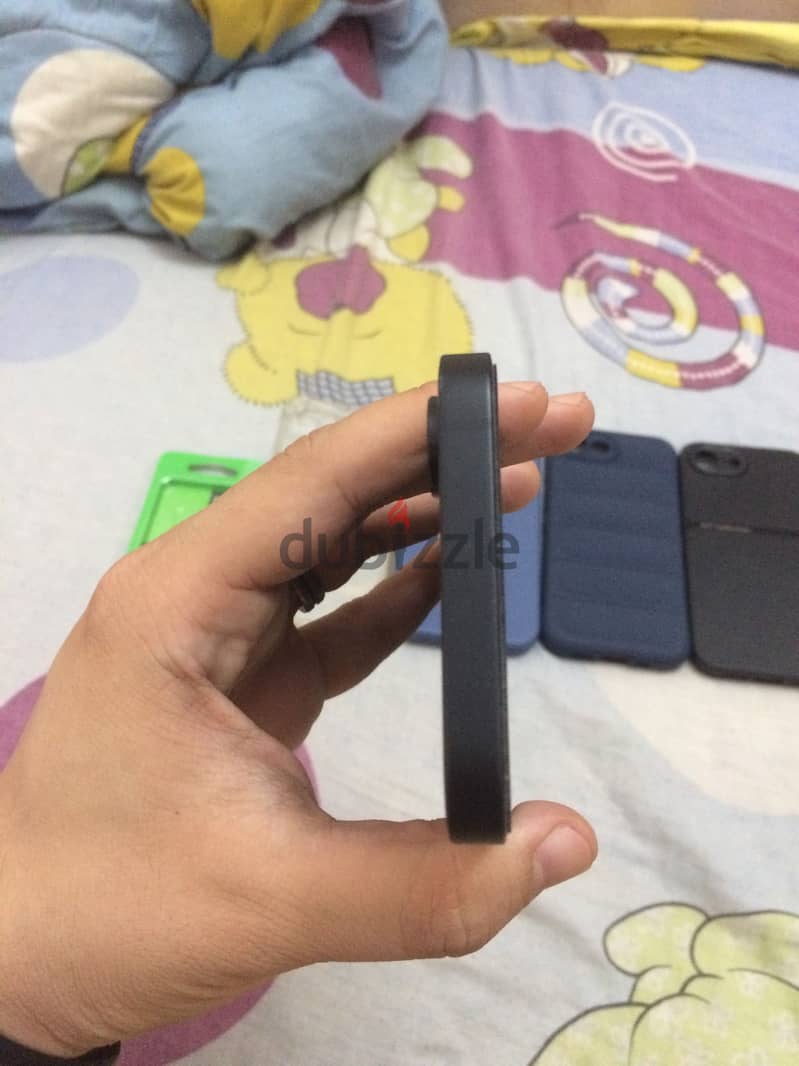 Apple - iPhone 16e 3
