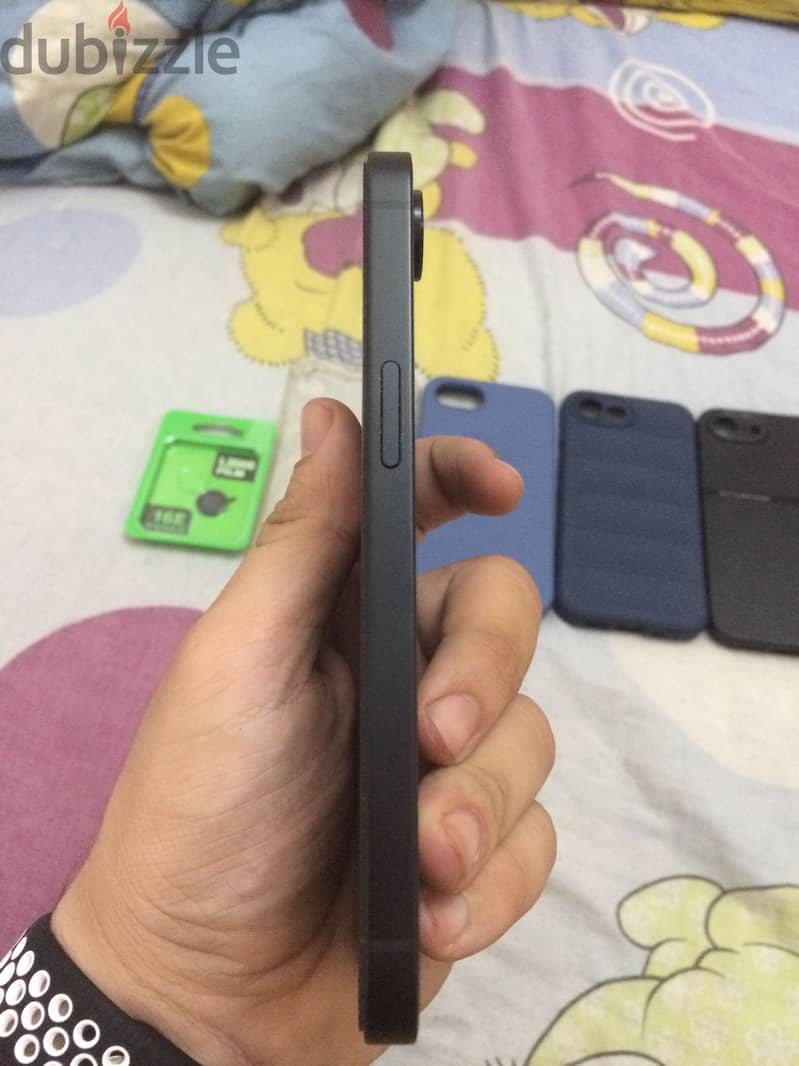 Apple - iPhone 16e 4