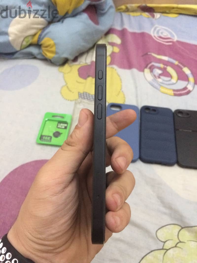 Apple - iPhone 16e 5