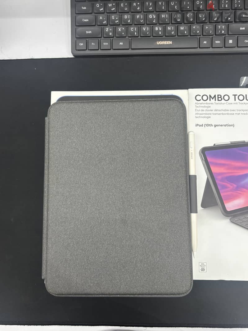 iPad 10th gen with Logitech combo touch keyboard 3