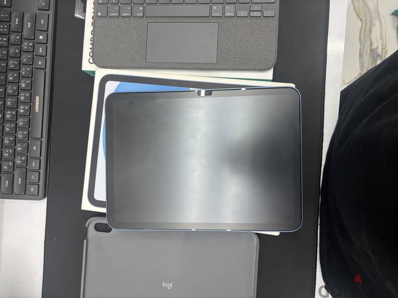 iPad 10th gen with Logitech combo touch keyboard 5