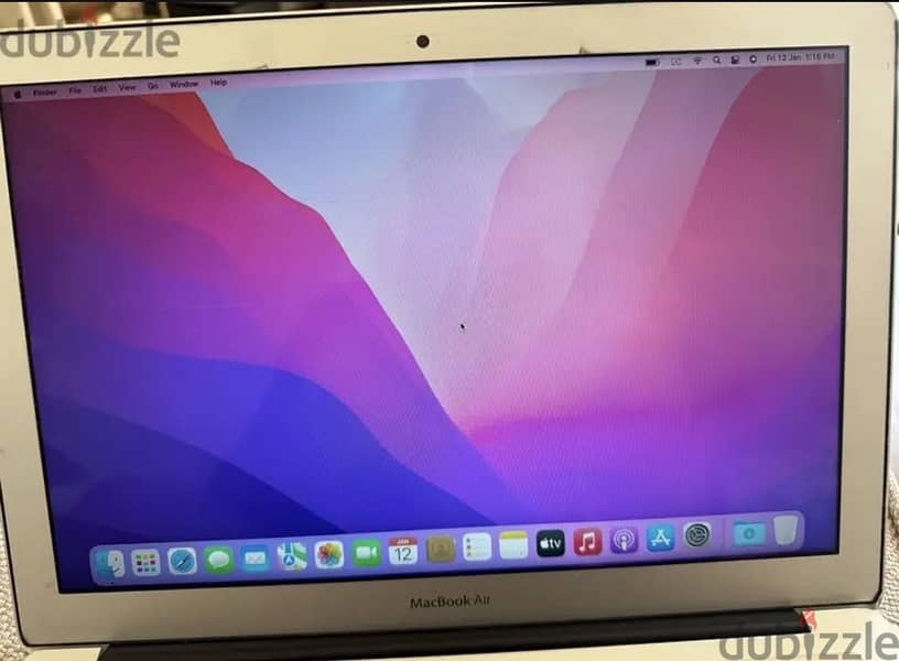 macbook 2017 with charger 4