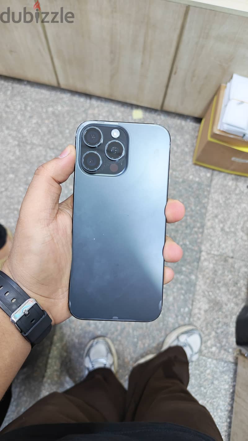 Iphone 16 pro max 3