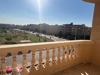 Apartment for rent in a prime location in Al-Shorouk 2 with an open garden view, first occupancy, minutes from Carrefour Market