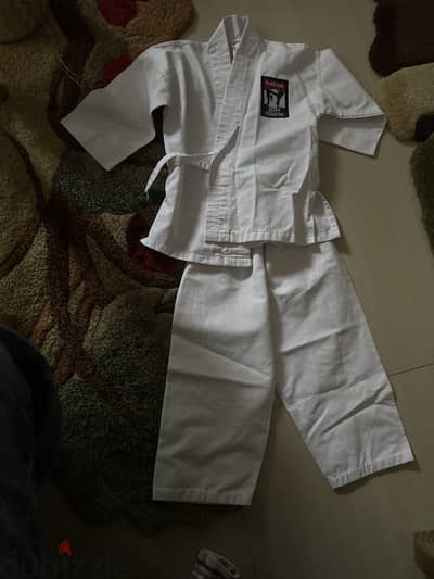 بدلة كاراتيه