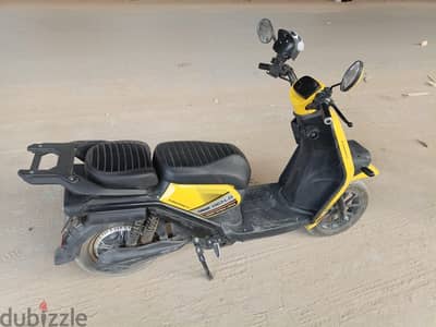 سكوتر بانسي 2000 وات