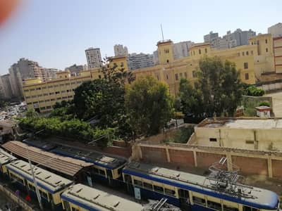 شقة للبيع بفيكتوريا على الترام مباشرة