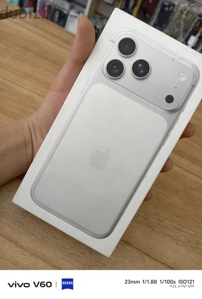 آبل - آيفون 17 برو ماكس