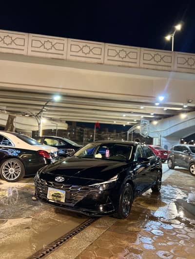 Hyundai Elantra 2021 الفئة الرابعة فتحة سقف وجنط بسعر لقطة