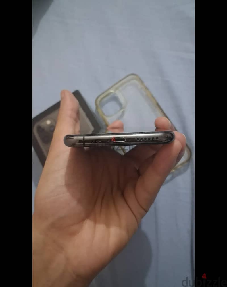 iPhone 11 Pro 4