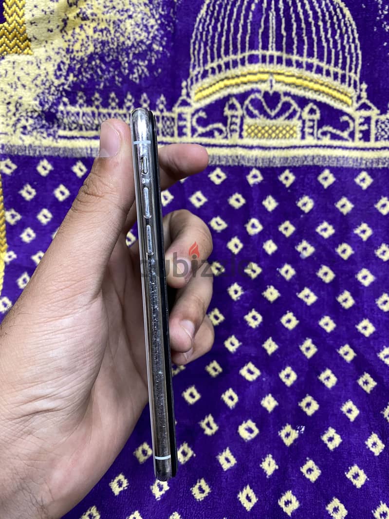 Apple - iPhone X 4