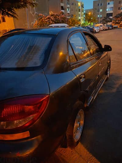 كيا ريو 2004
