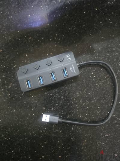 متعدد مخارج USB