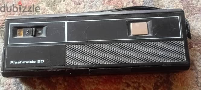 لهواه القديم  كاميرا فيلم قديمة Haking Flashmatic 80 تعمل بفيلم 110،