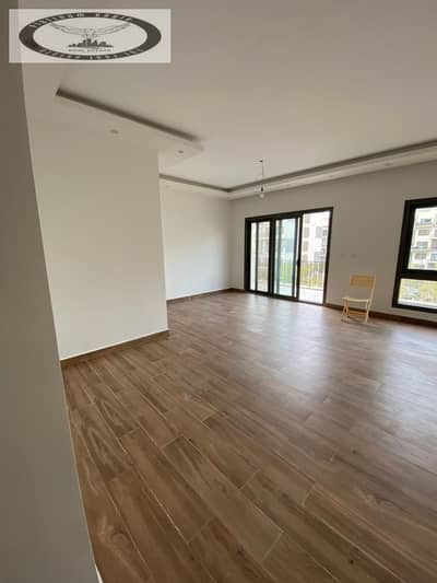 Apartment for rent in Eastown Sodic Compound, Fifth Settlement – ​​located on South 90th Street, next to the American University (AUC). First-time