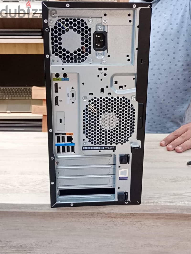  HP Z2 G4 Tower 4