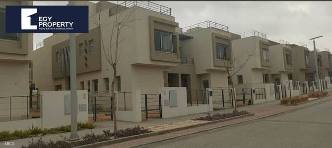 Under market price Ready to move Town House villa in Palm hills new cairo