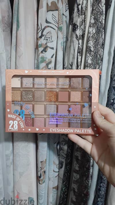 palette eyeshadow,kohl(eyepencil)and liquid lipstick