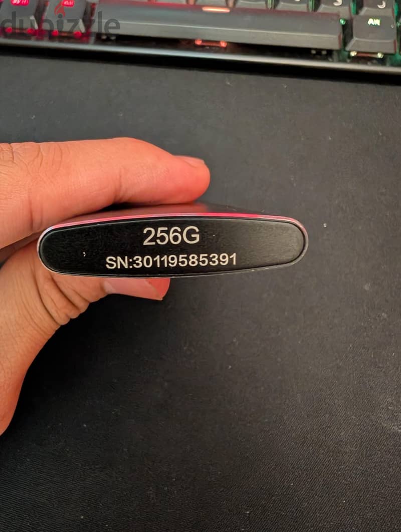 hikvision external SSD 256gb 2